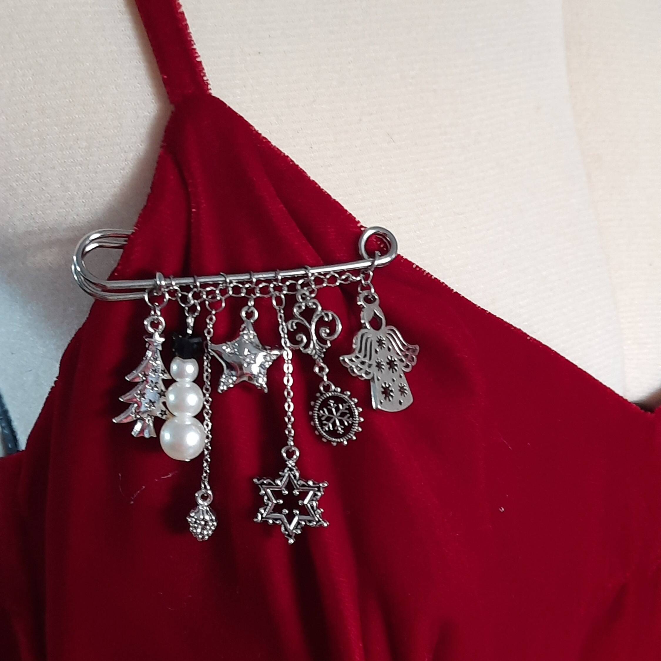 🔥Best selling Christmas gifts--♥️winter brooch charms