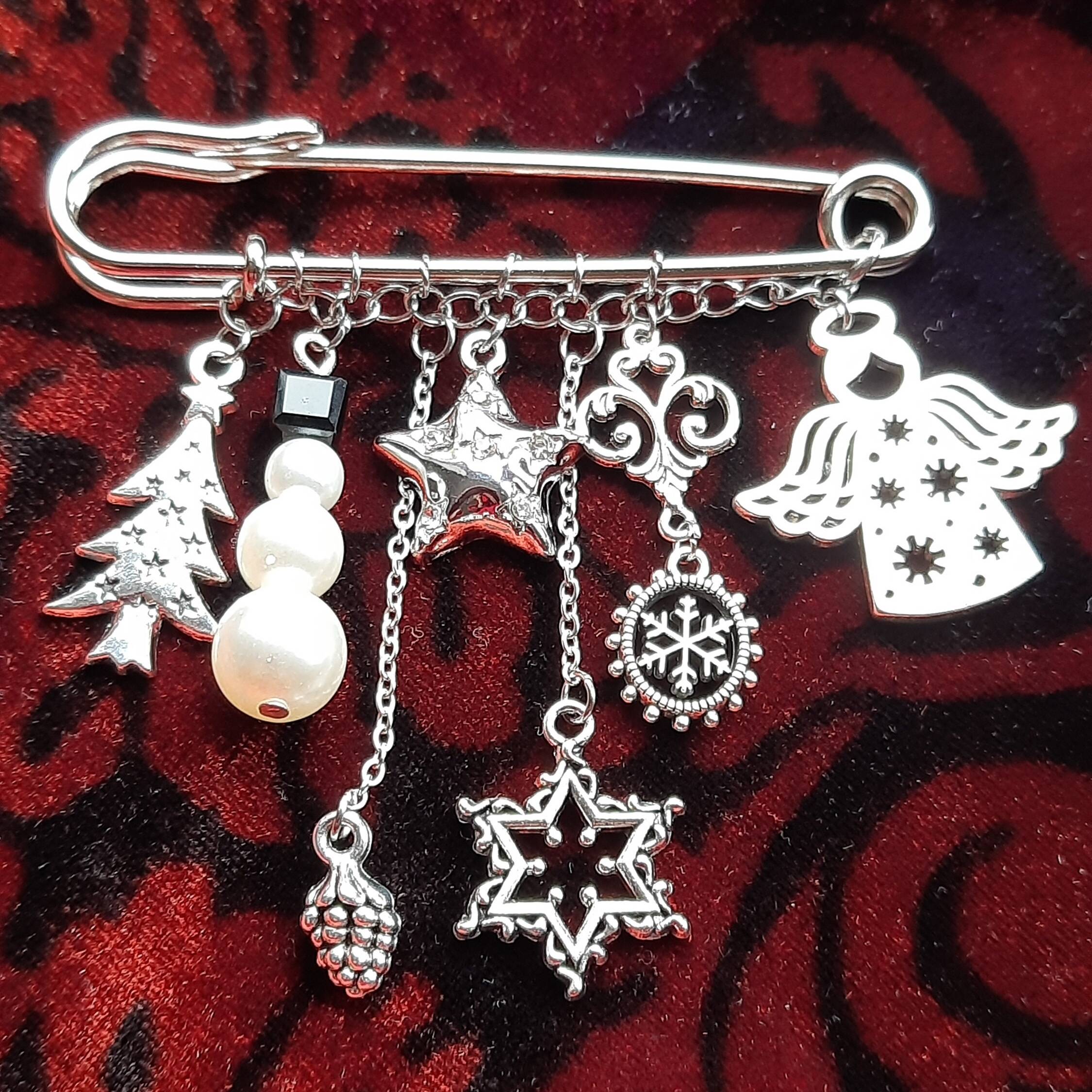 🔥Best selling Christmas gifts--♥️winter brooch charms