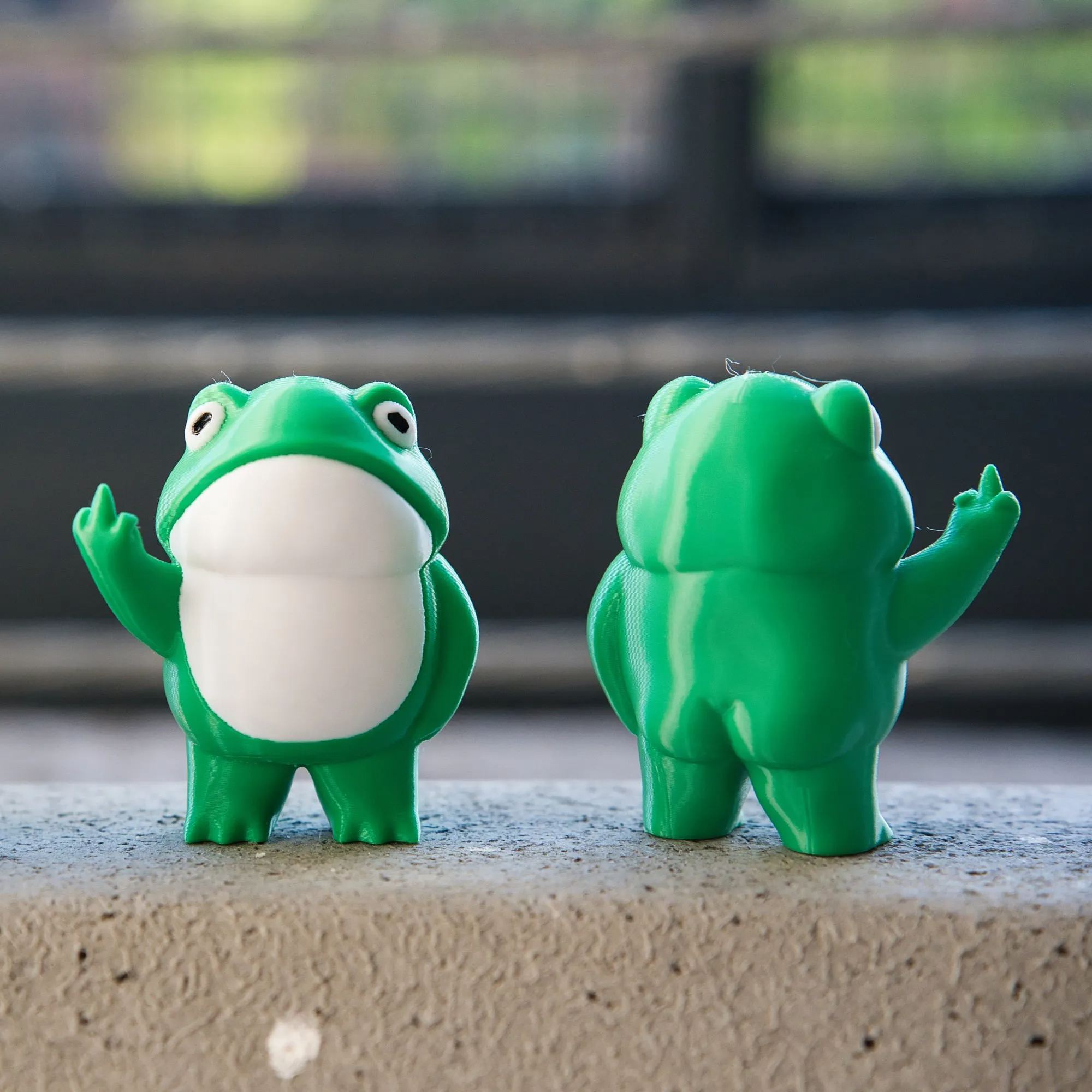 🐸Rebellious Frog Figurine🐸
