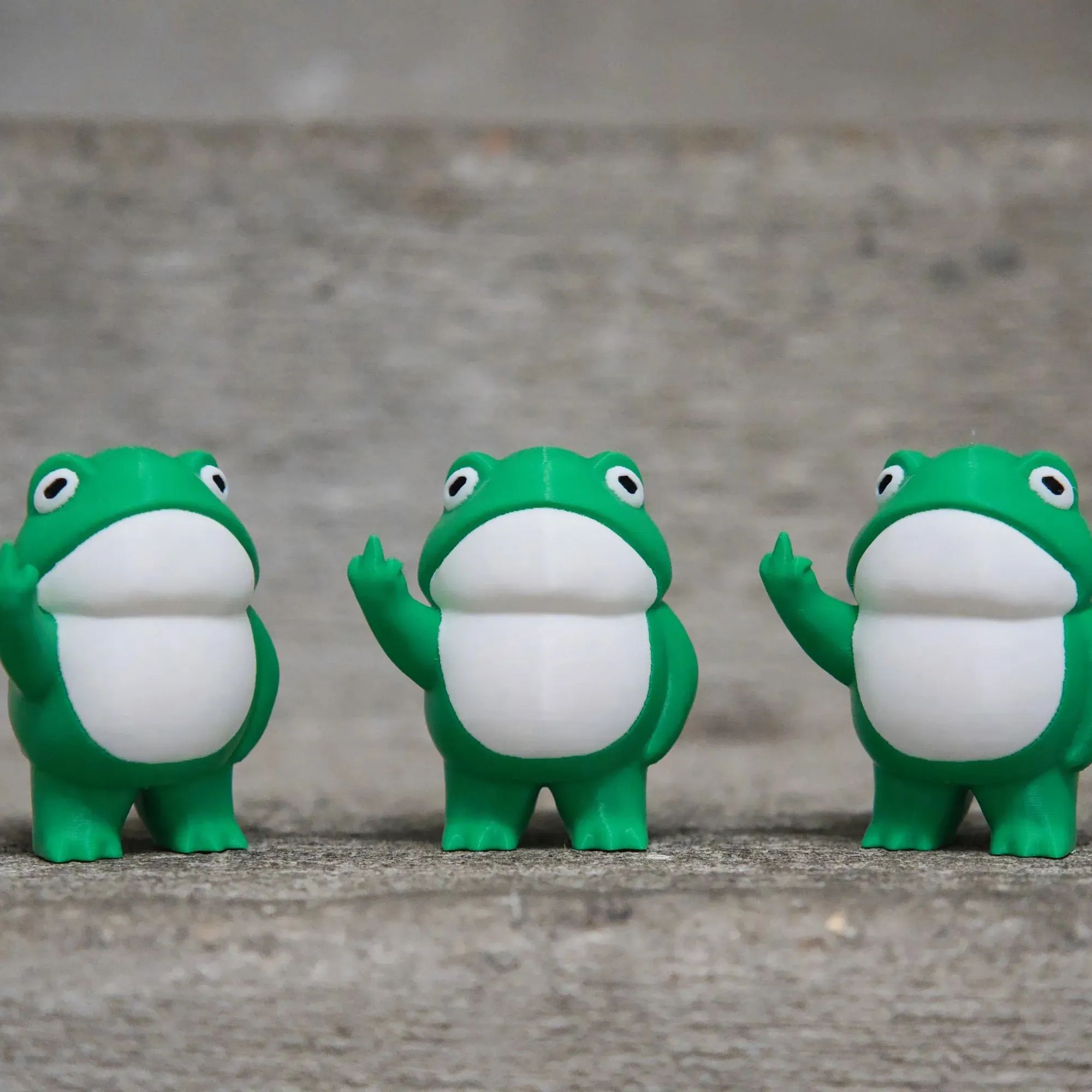 🐸Rebellious Frog Figurine🐸