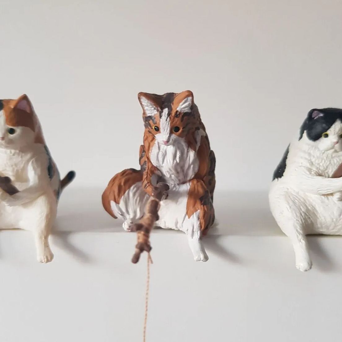 Miniature Cat Fishing Figurine😻