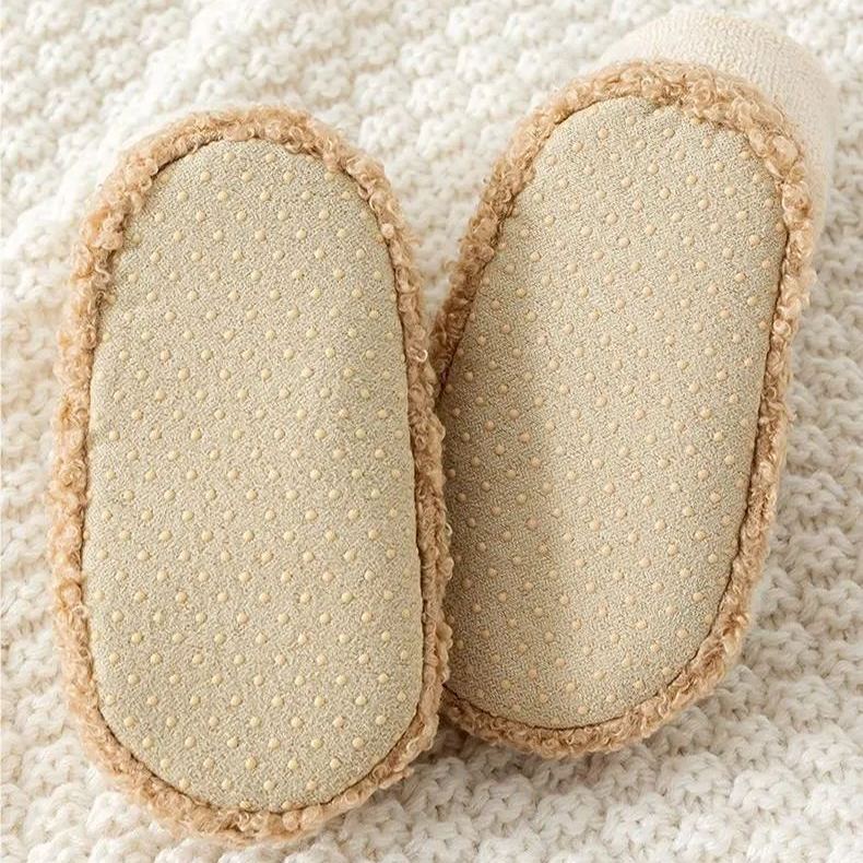 🎄Christmas Promotion🎄-👶A Pair of Baby Cartoon Plush Cotton Toddler Shoes👧