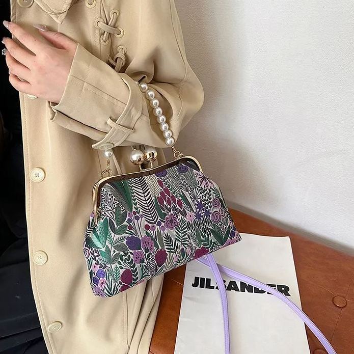 Vintage Flower Embroidery Handbag