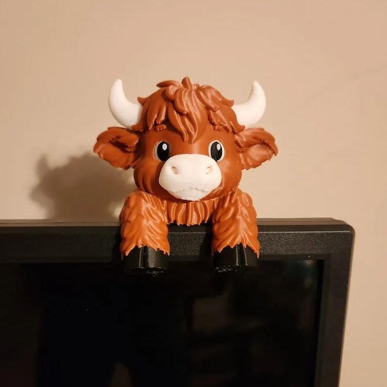 Cute Highland Cow Monitor Buddy Desk Decor