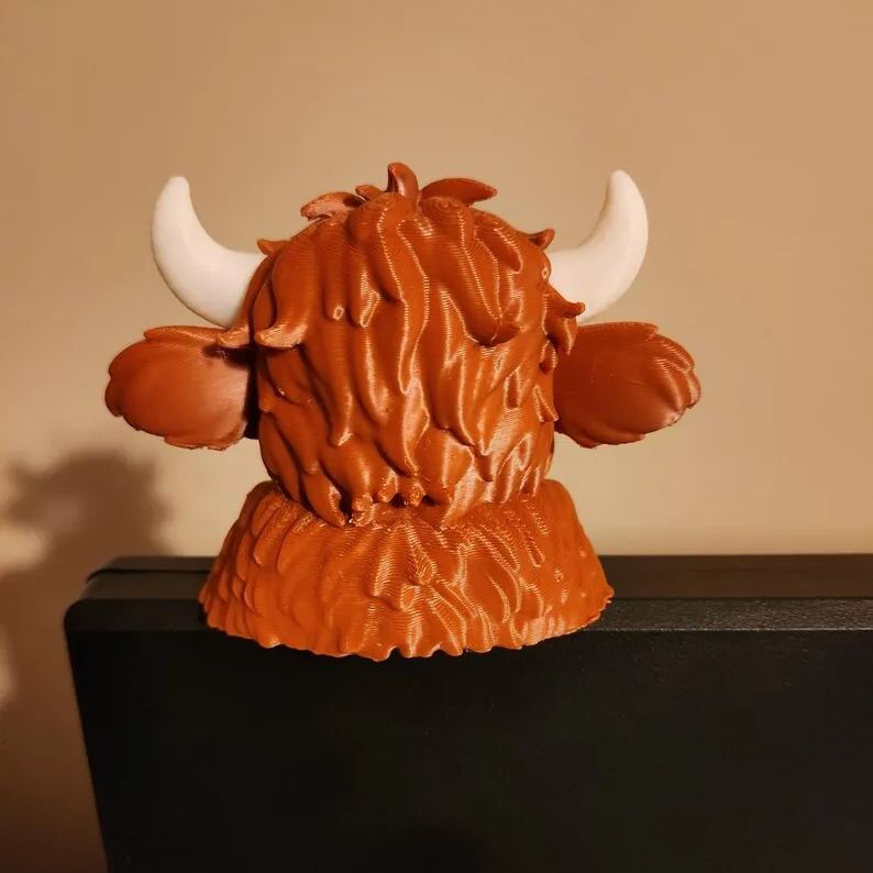 Cute Highland Cow Monitor Buddy Desk Decor