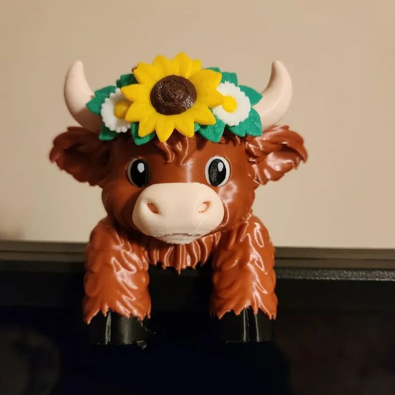 Cute Highland Cow Monitor Buddy Desk Decor