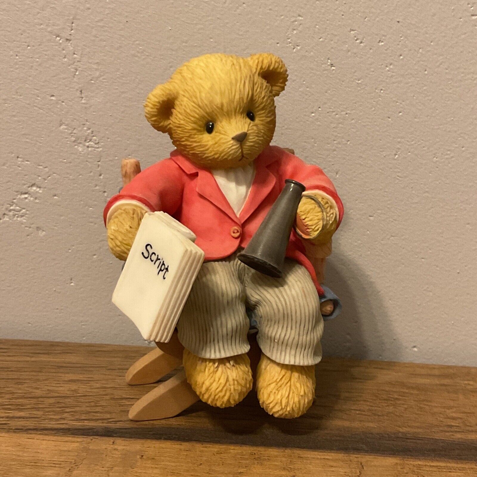 🧸Director Teddy Bear Figurine – The Perfect Addition to Your Gift