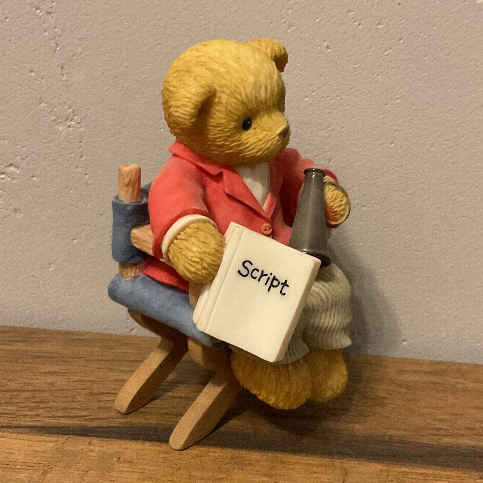 🧸Director Teddy Bear Figurine – The Perfect Addition to Your Gift