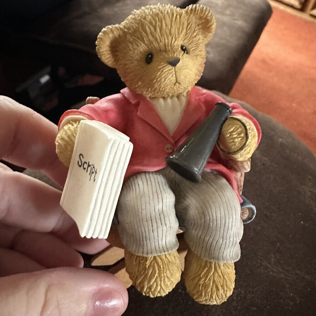 🧸Director Teddy Bear Figurine – The Perfect Addition to Your Gift