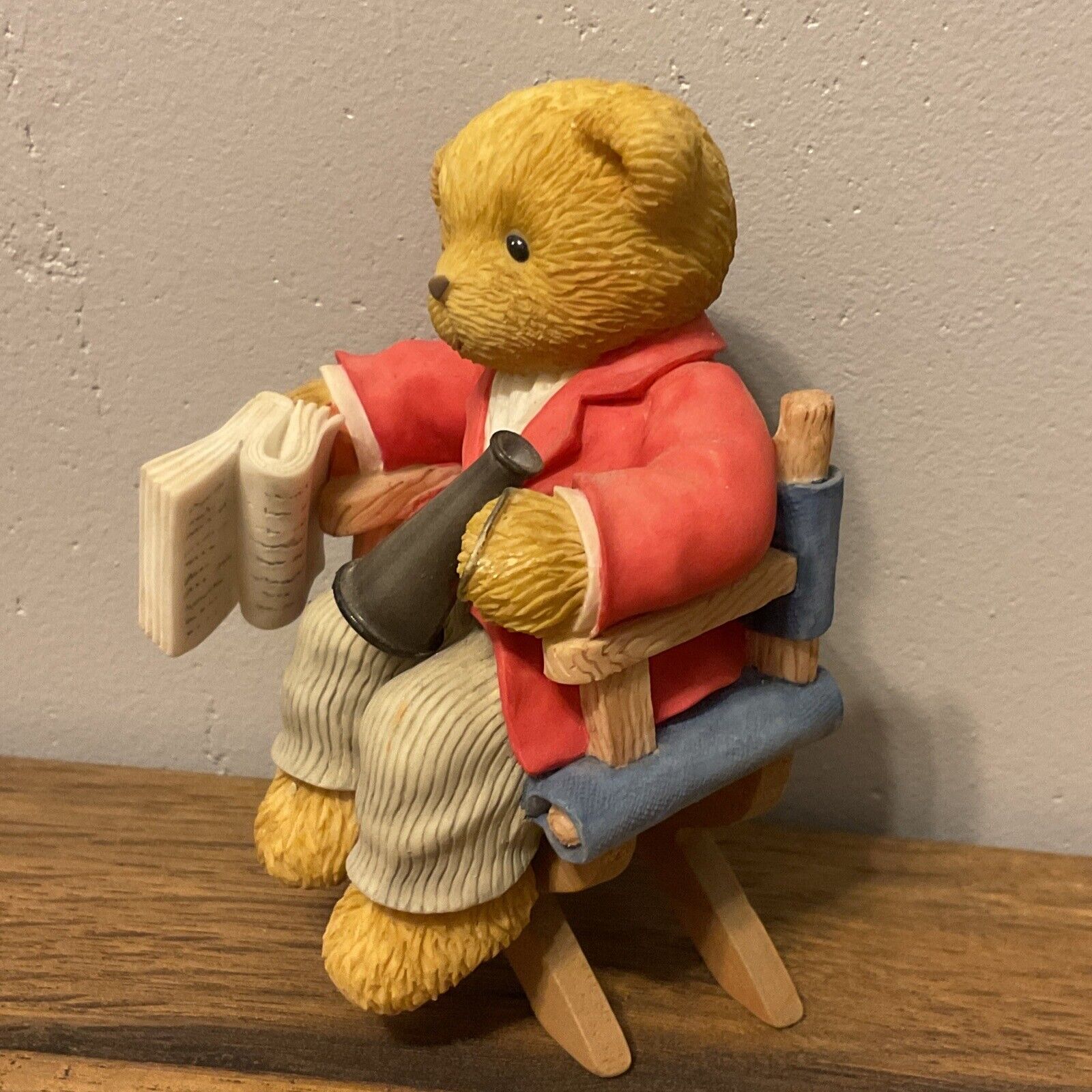 🧸Director Teddy Bear Figurine – The Perfect Addition to Your Gift