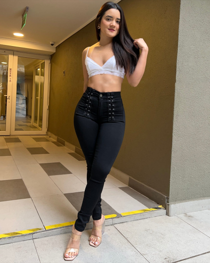 ChicCurve Flat Belly Push-Up Jeans