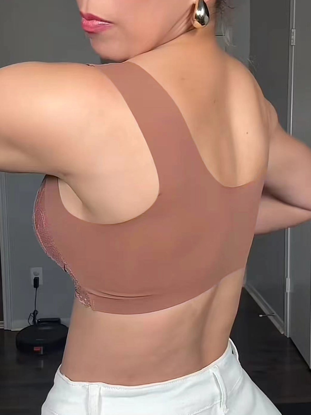 Elegant Lace Front Closure Wireless Push Up Bra