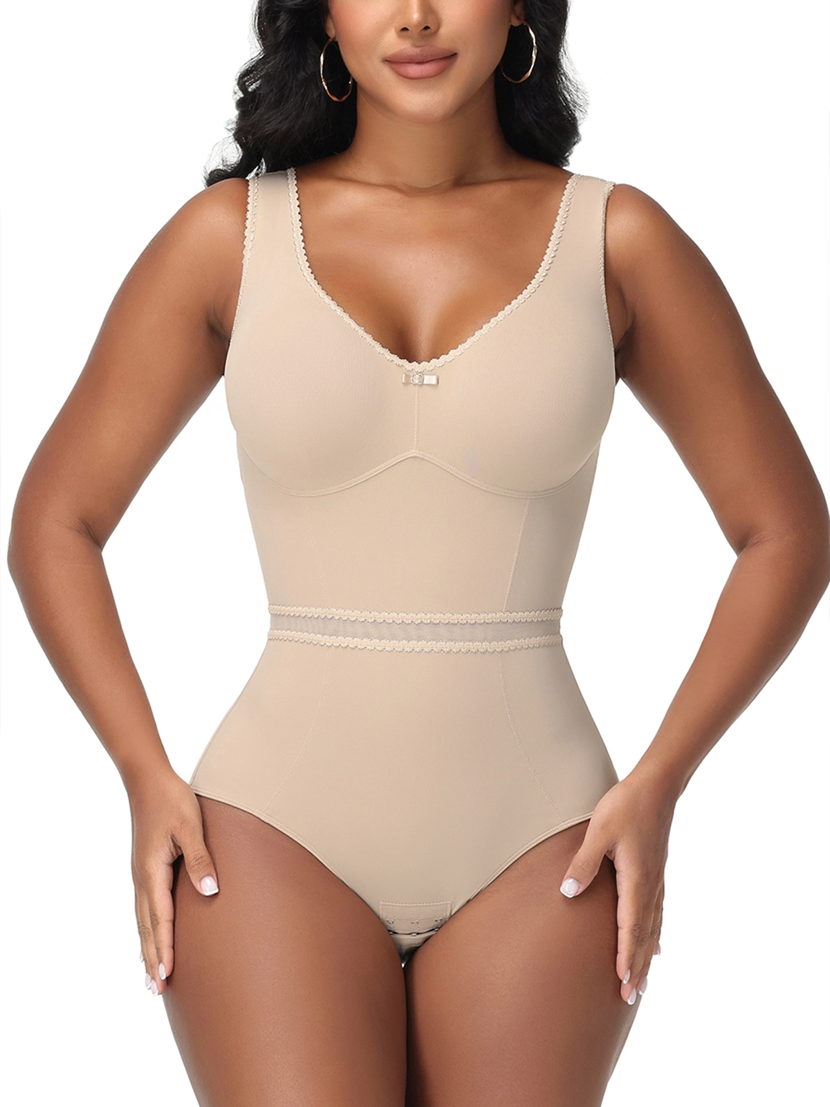 Figure-Shaping Lace Bodysuit for a Slim Waist