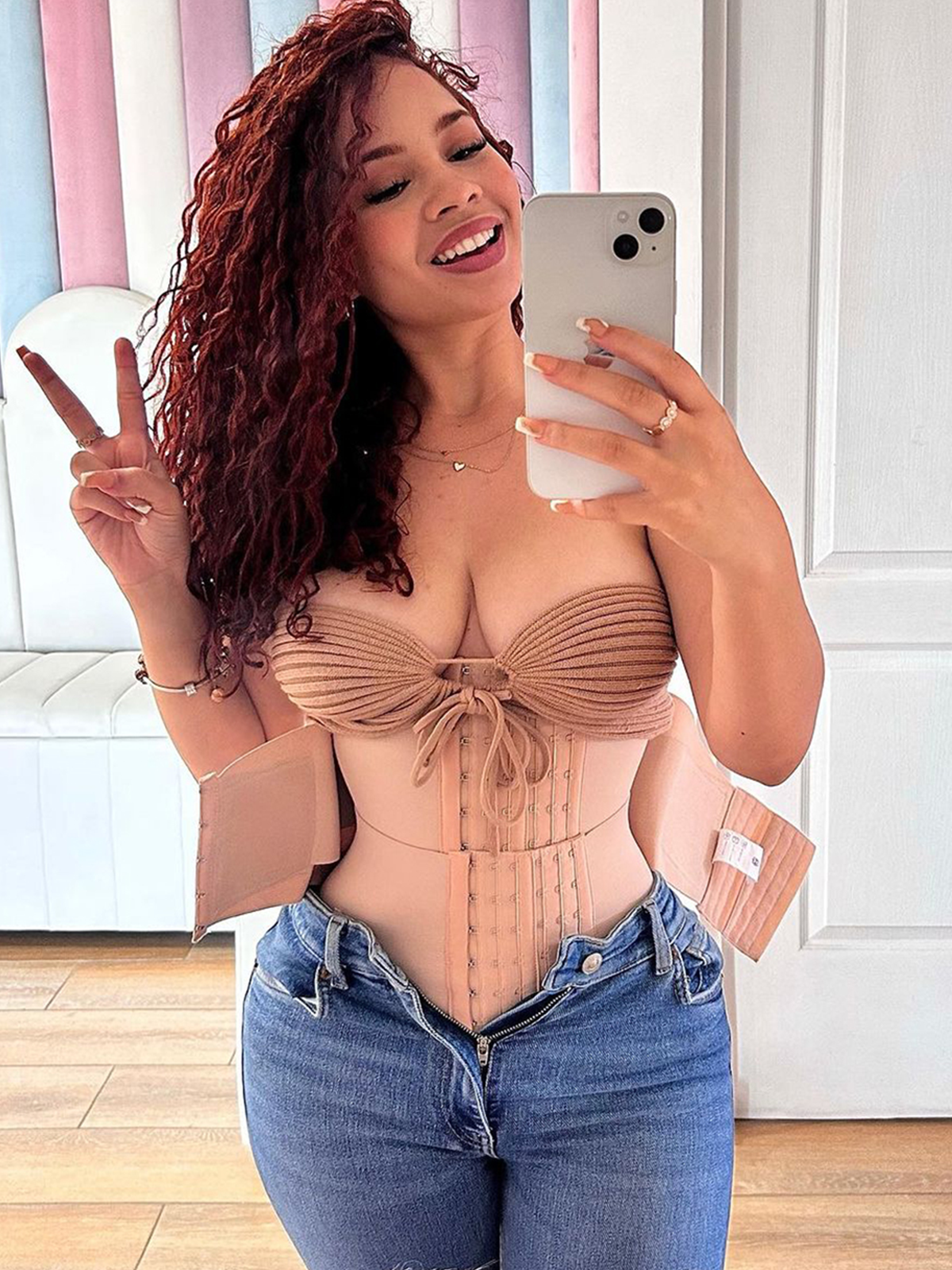 Invisible Velcro Hourglass Type Waist Trainer