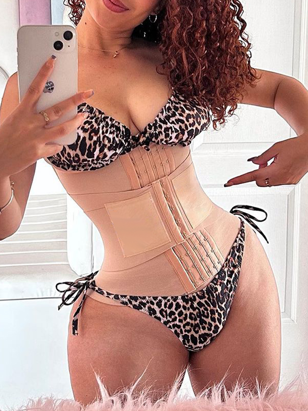 Invisible Velcro Hourglass Type Waist Trainer