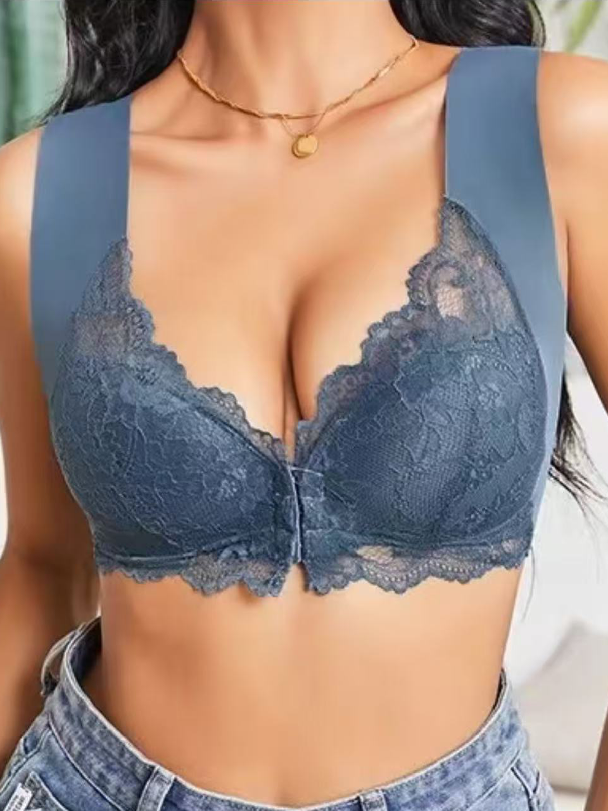 Elegant Lace Front Closure Wireless Push Up Bra