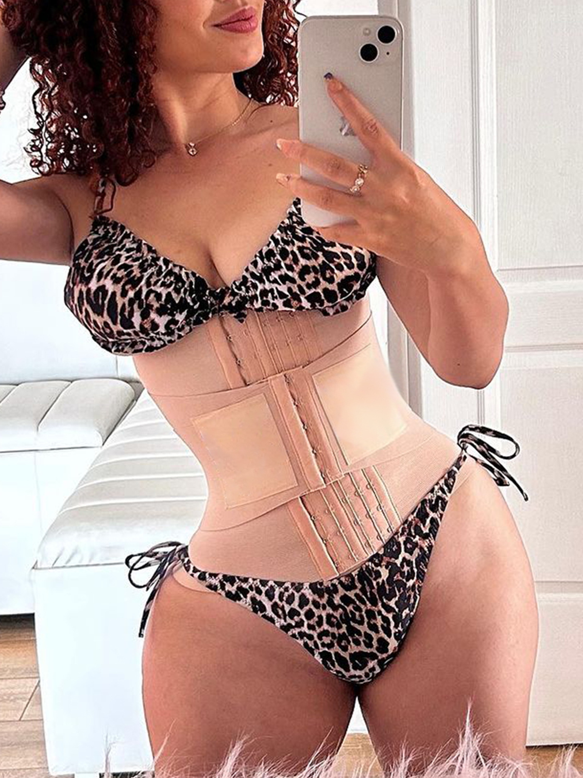 Invisible Velcro Hourglass Type Waist Trainer