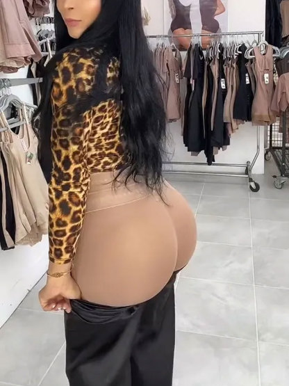 High Waisted Two-layer Lace Paneled Hip-lifting Shorts