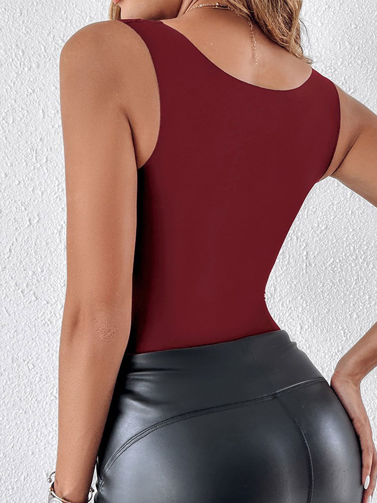 U Neck Shapewear Built-in Bra Tank High Strechy Sleeveless Slim Fit Tops Camisole