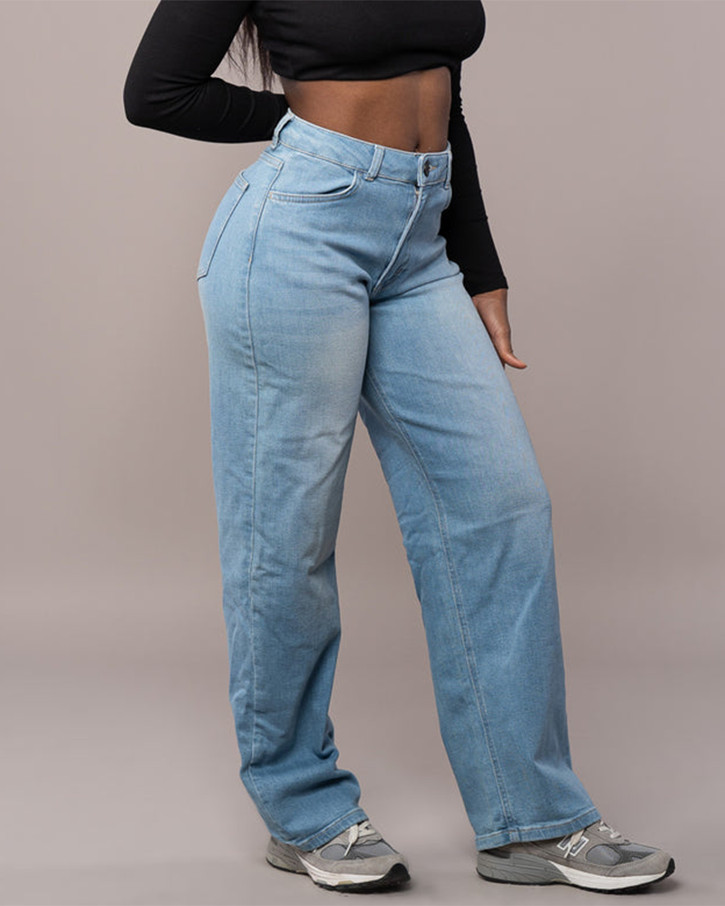 Form-flattering Jeans