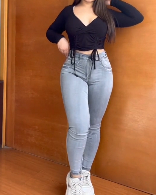 Light Grey Jeans-ChicCurve