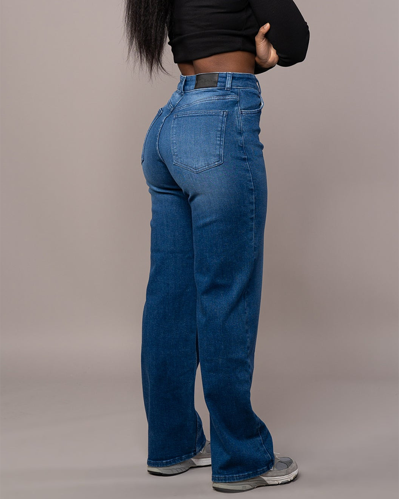 Form-flattering Jeans