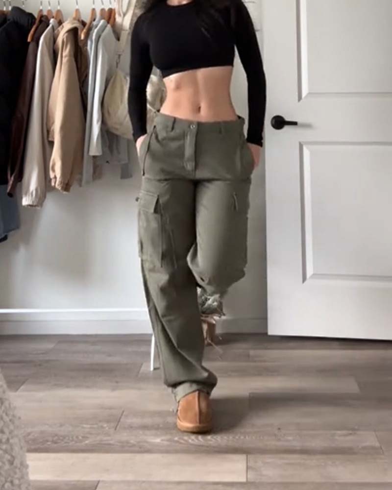 cute-simple-outfit-in-2020-cargo-pants-outfit-green-cargo-pants