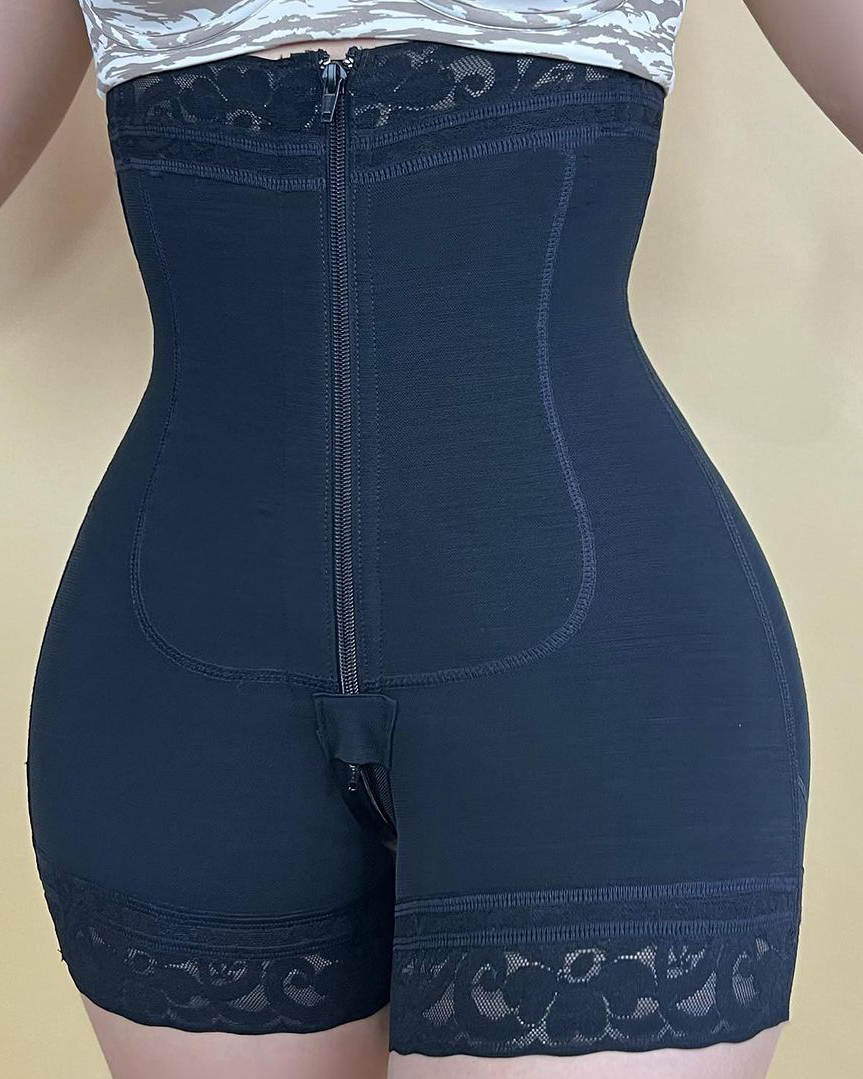 Hourglass Girdle with Defined Curves Strapless with Closure and Snaps