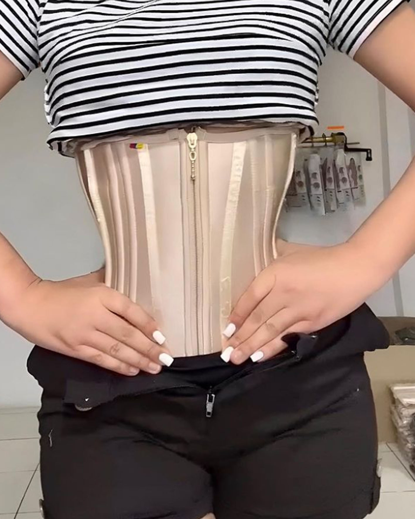 ChicCurve Hourglass Waist Training Belt