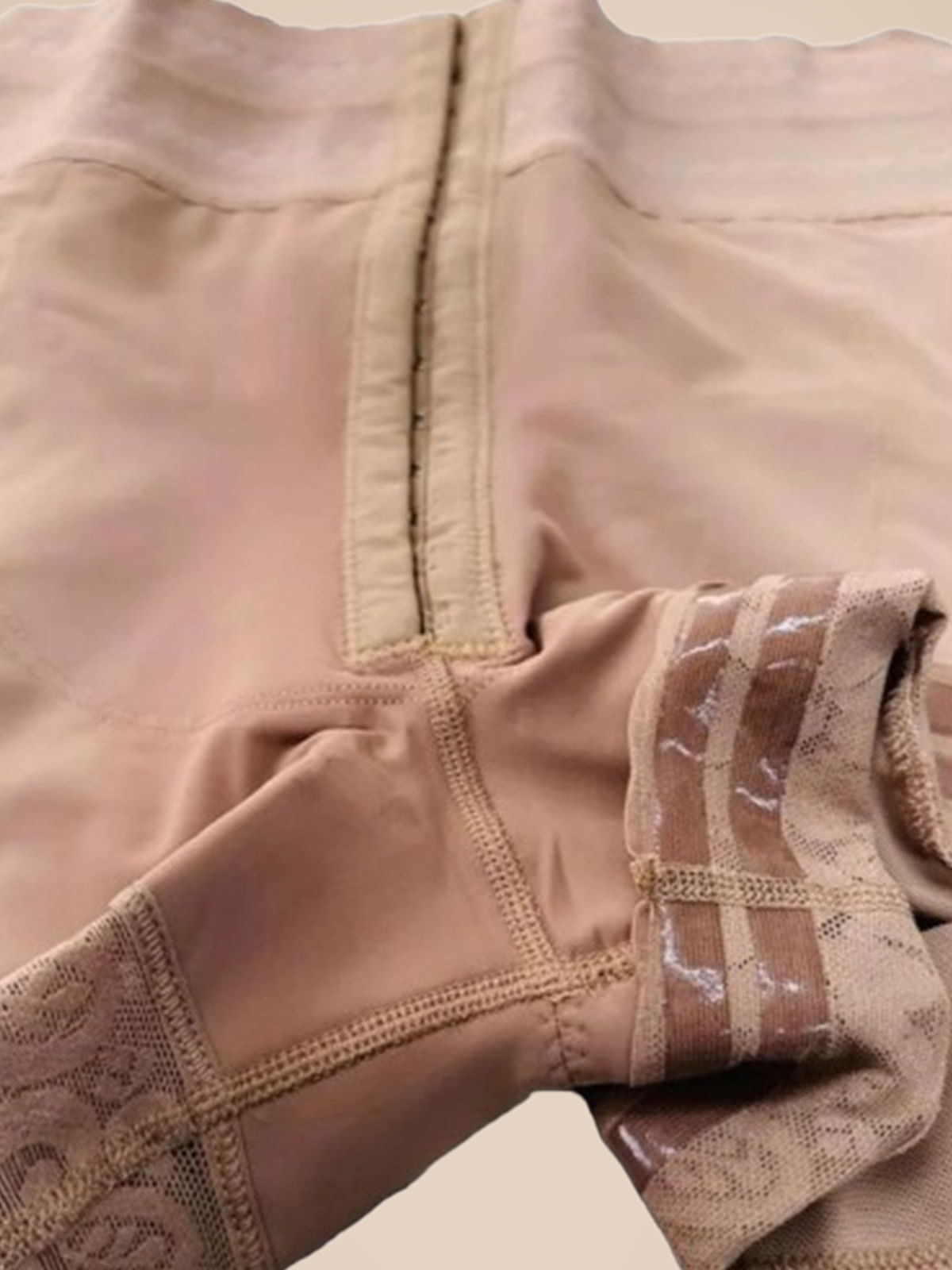 High Waisted Two-layer Lace Paneled Hip-lifting Shorts