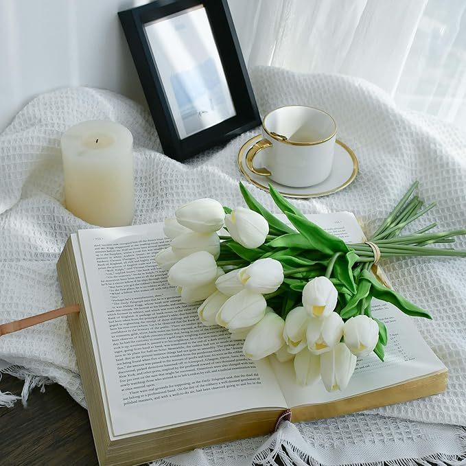 High-end artificial flowers feel moisturizing tulip