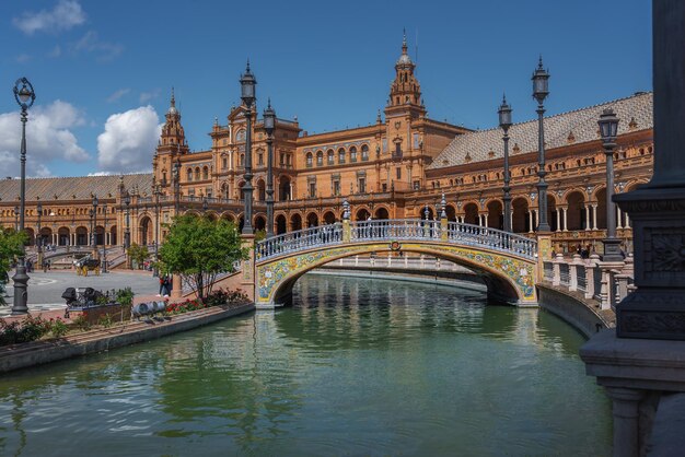 Photo plaza de espana et pont de Navarre Séville Andalousie Espagne