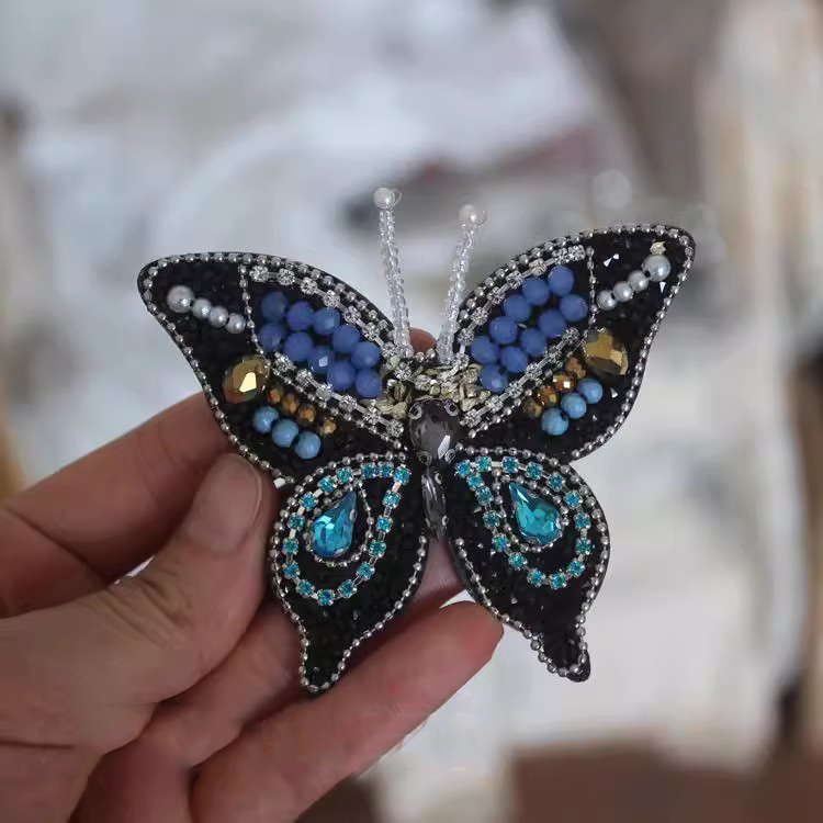 3D Beaded Bird Brooch Accessories BA0112