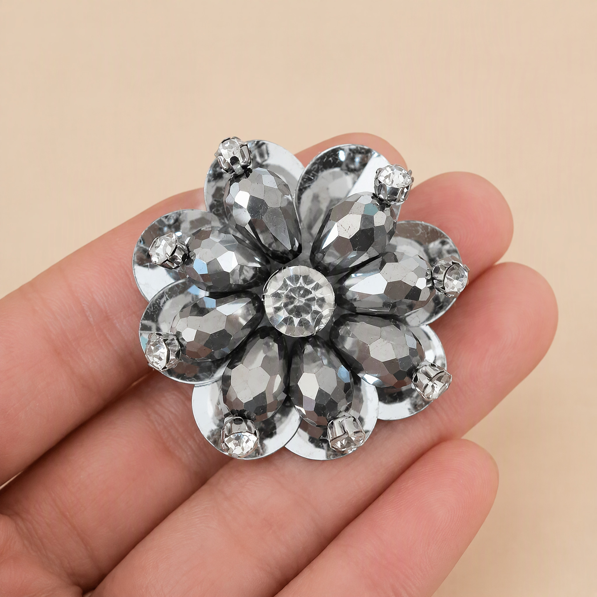 1 Piece 3D Beaded Sequin Flower Applique for Clothing & Accessories BA0088