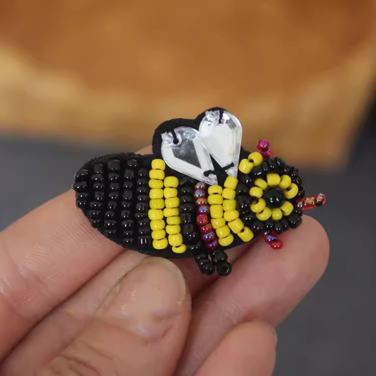Beaded Accessories Bee Cloth Patch BA0002