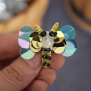 C#Bee 3.8x3 cm
