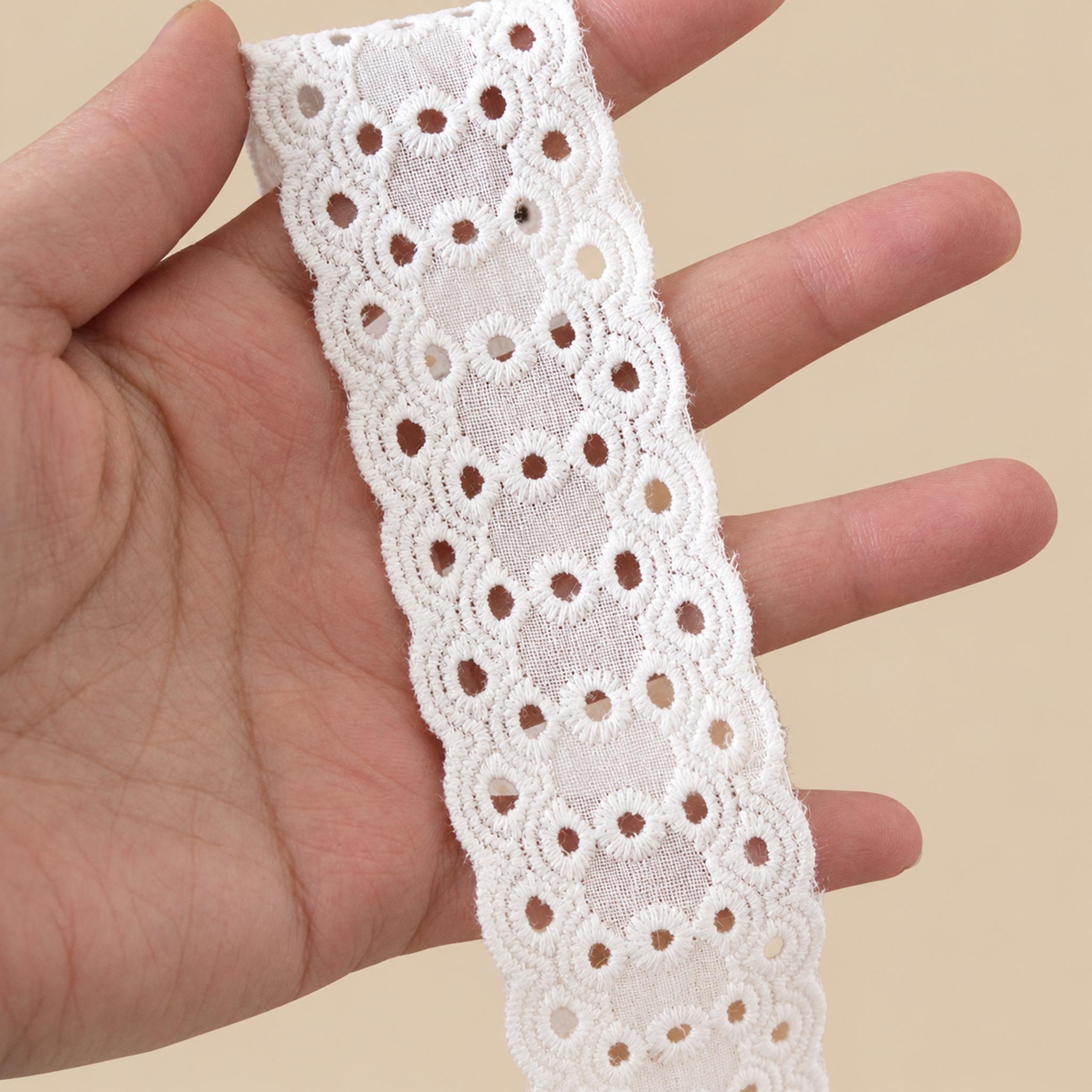 1 Meter White Floral Eyelet Lace Trim for Garment Inserts Width 3-4 cm EF0053
