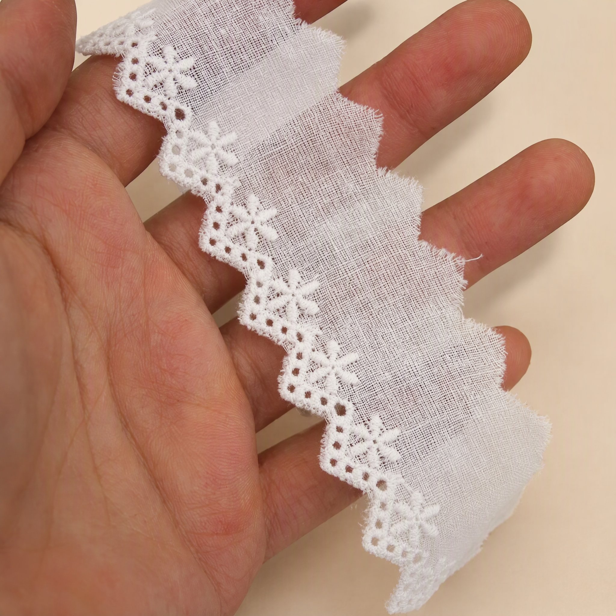 1 Meter Eyelet Floral Lace Trim for Blouse Edging Width 2-3 cm EF0078