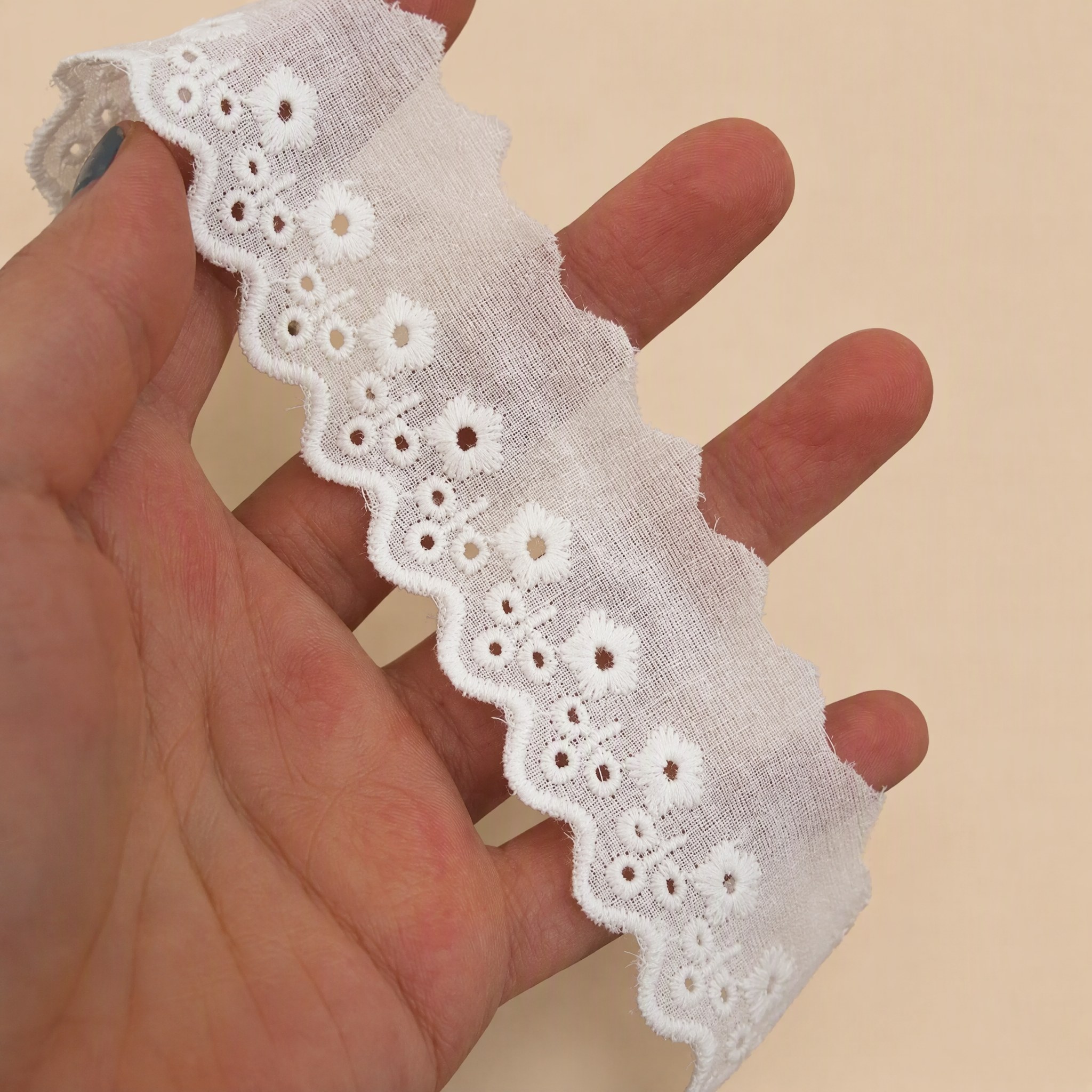 1 Meter Eyelet Floral Lace Trim for Blouse Edging Width 2-3 cm EF0078