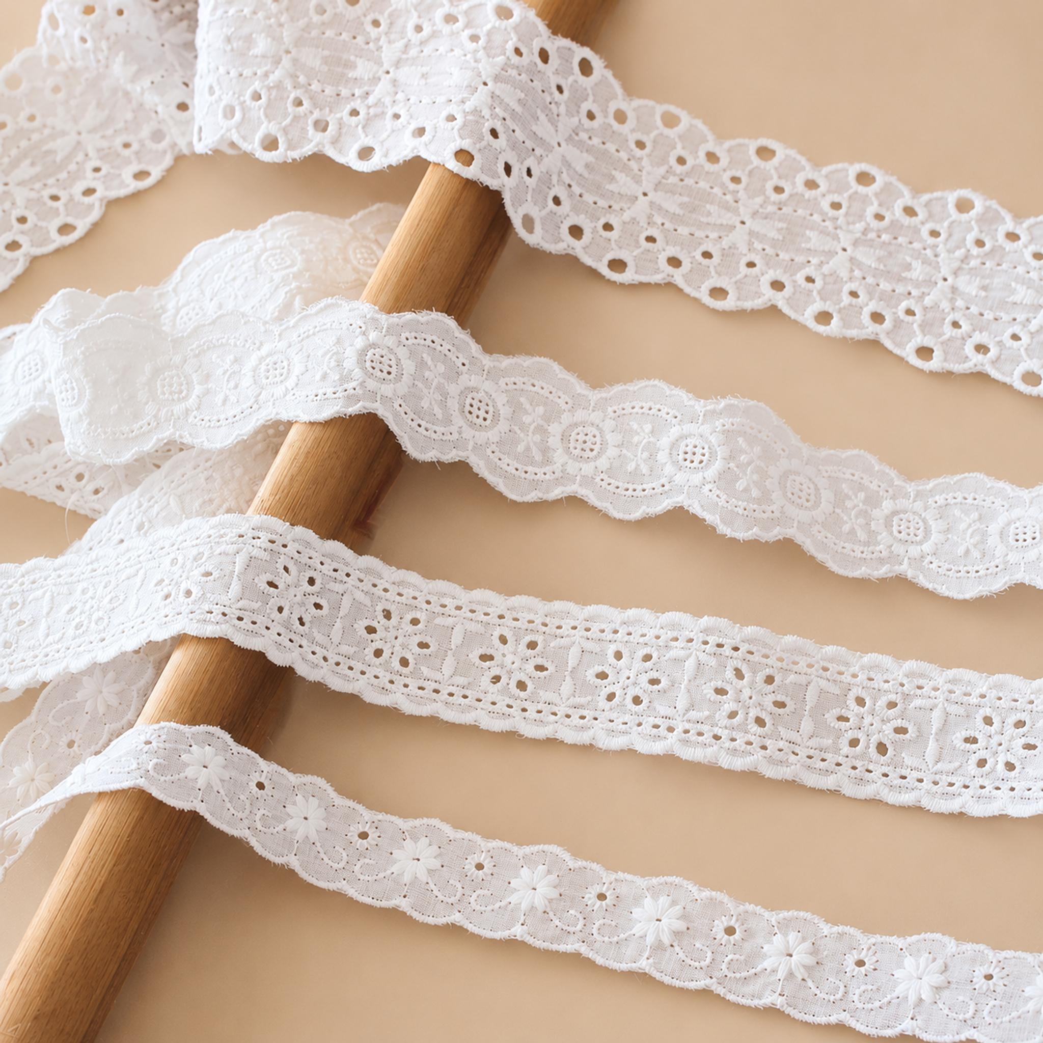 1 Meter Floral Eyelet Lace Trim for Blouse Cuffs Width 2-5 cm EF0111