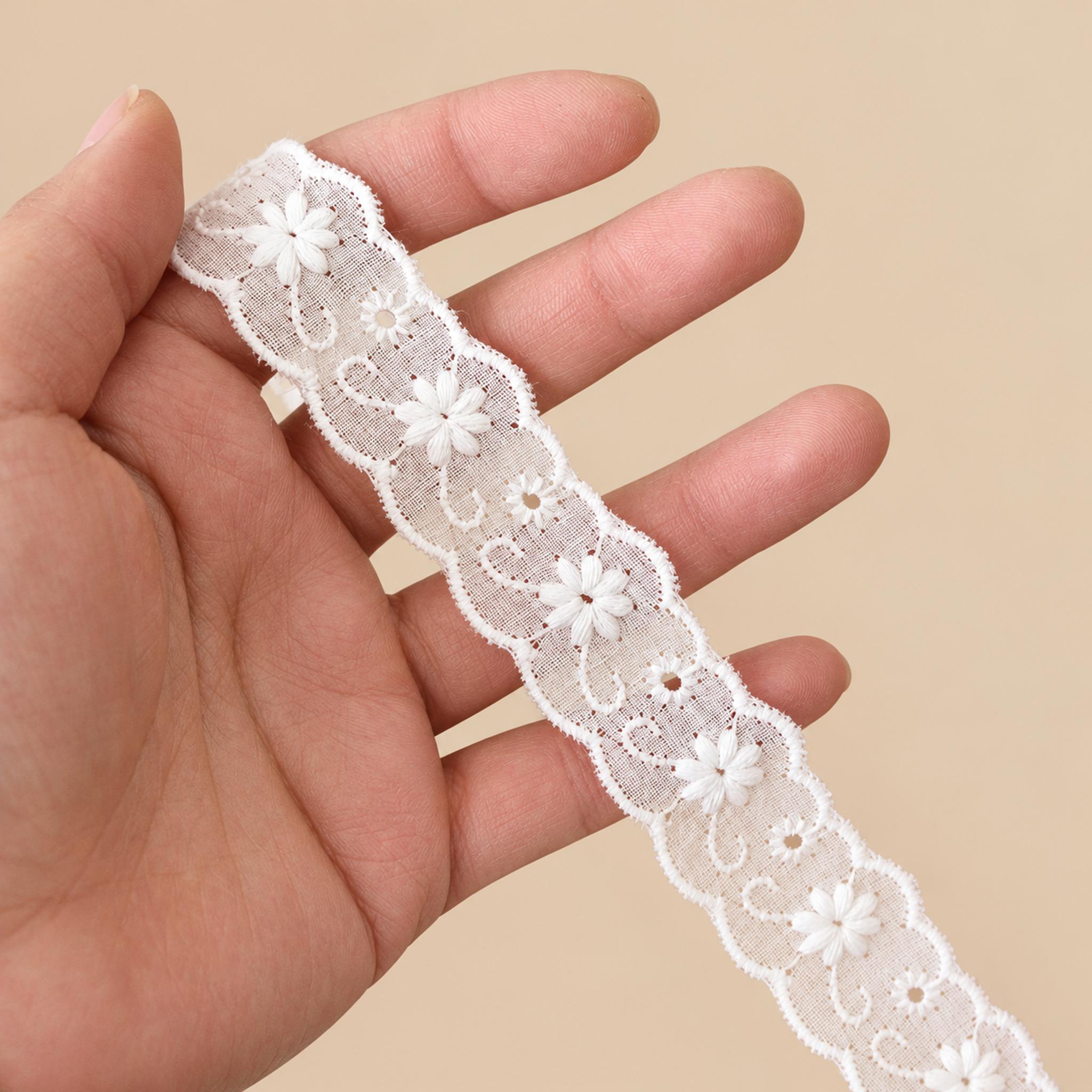 1 Meter Floral Eyelet Lace Trim for Blouse Cuffs Width 2-5 cm EF0111