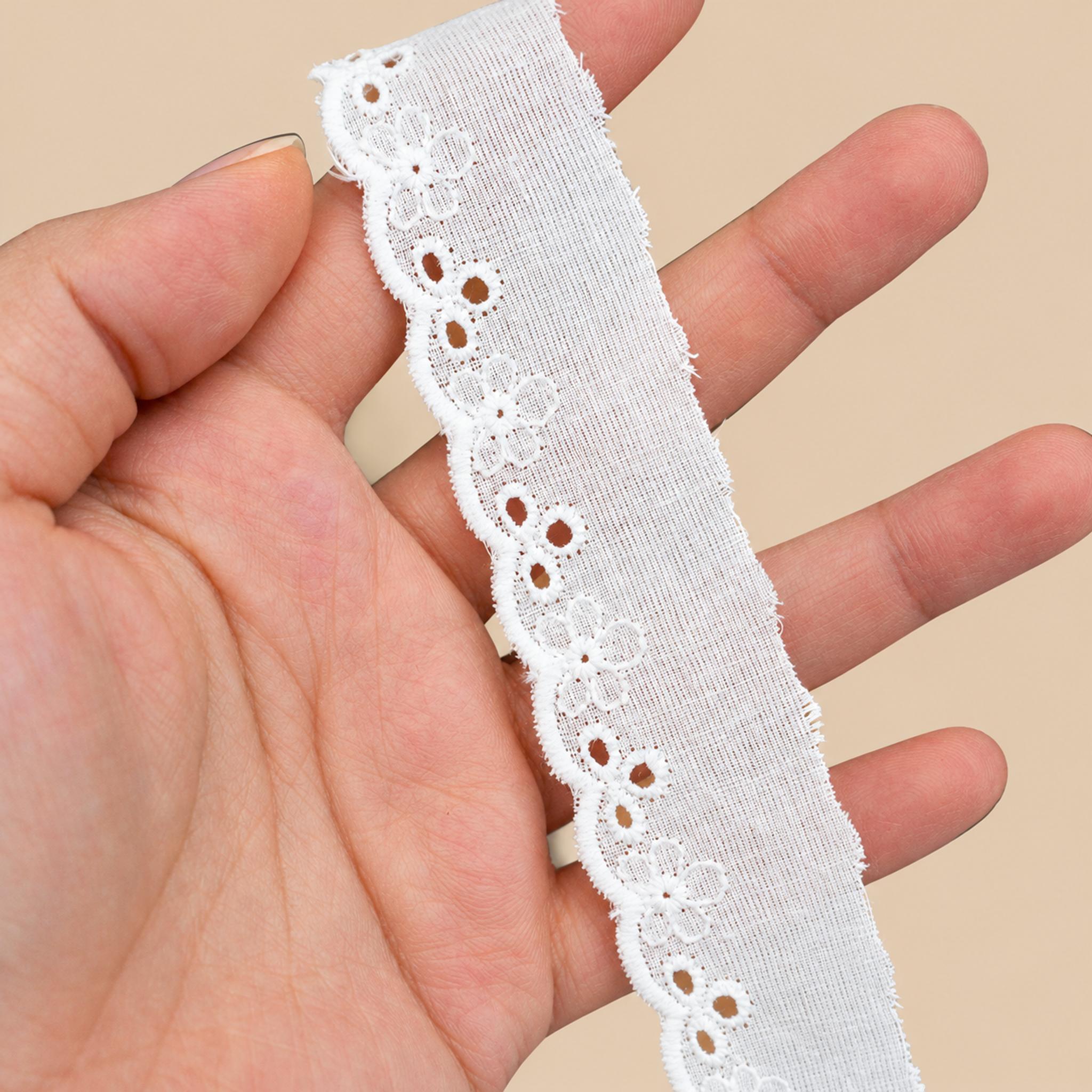 1 Meter Cotton Eyelet Lace Trim for Clothing Seams Width 2-4 cm EF0124