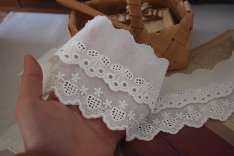 Eyelet Embroidery Cotton Fabric Width 5 cm EF0105