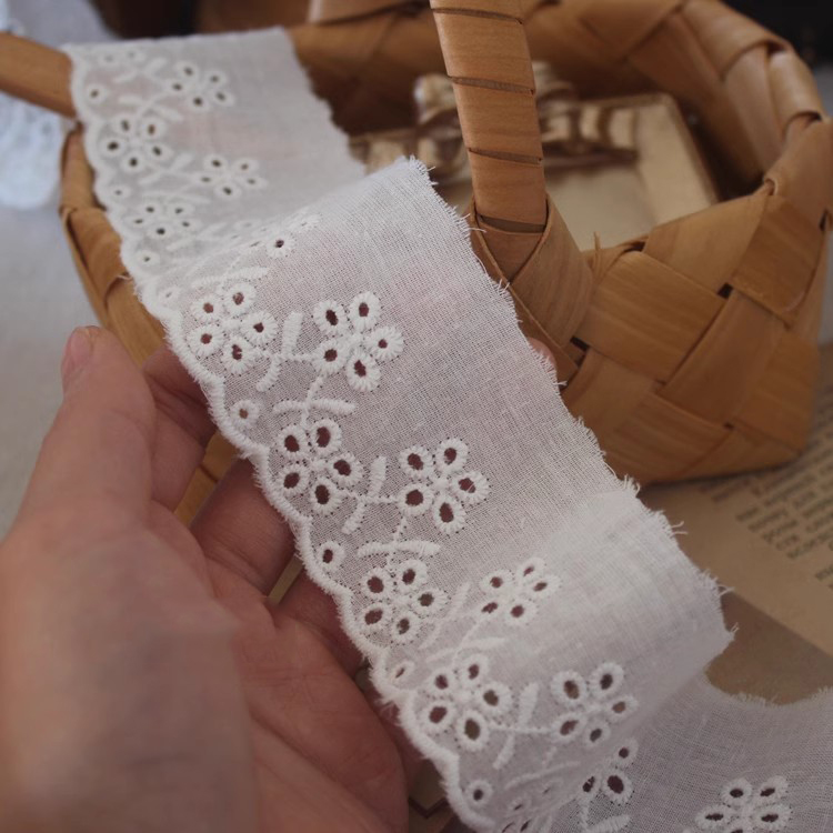 Eyelet Embroidery Cotton Fabric Width 5 cm EF0105