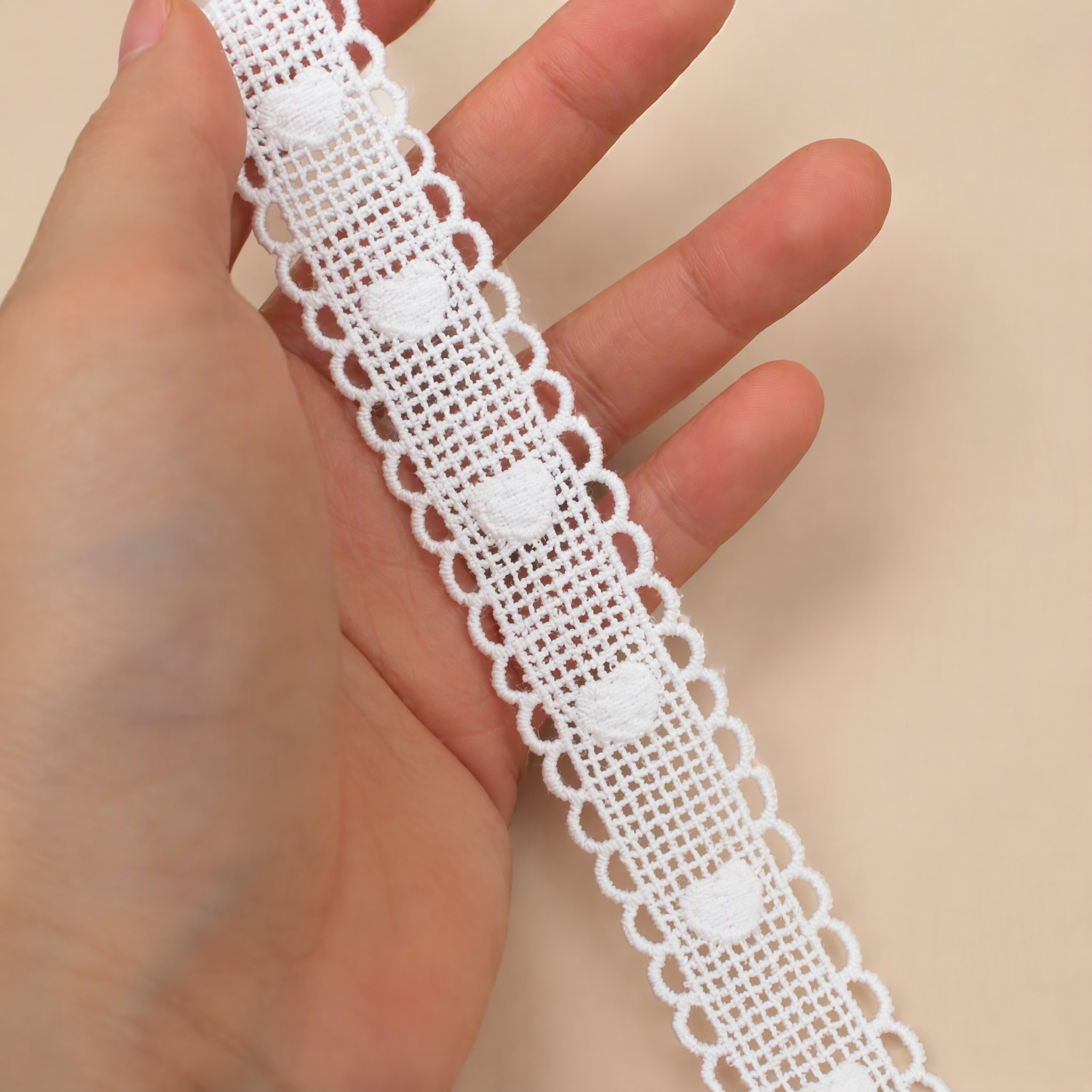 1 Meter 3D White Lace Trim for Dress Detailing Width 2-3 cm LT0114