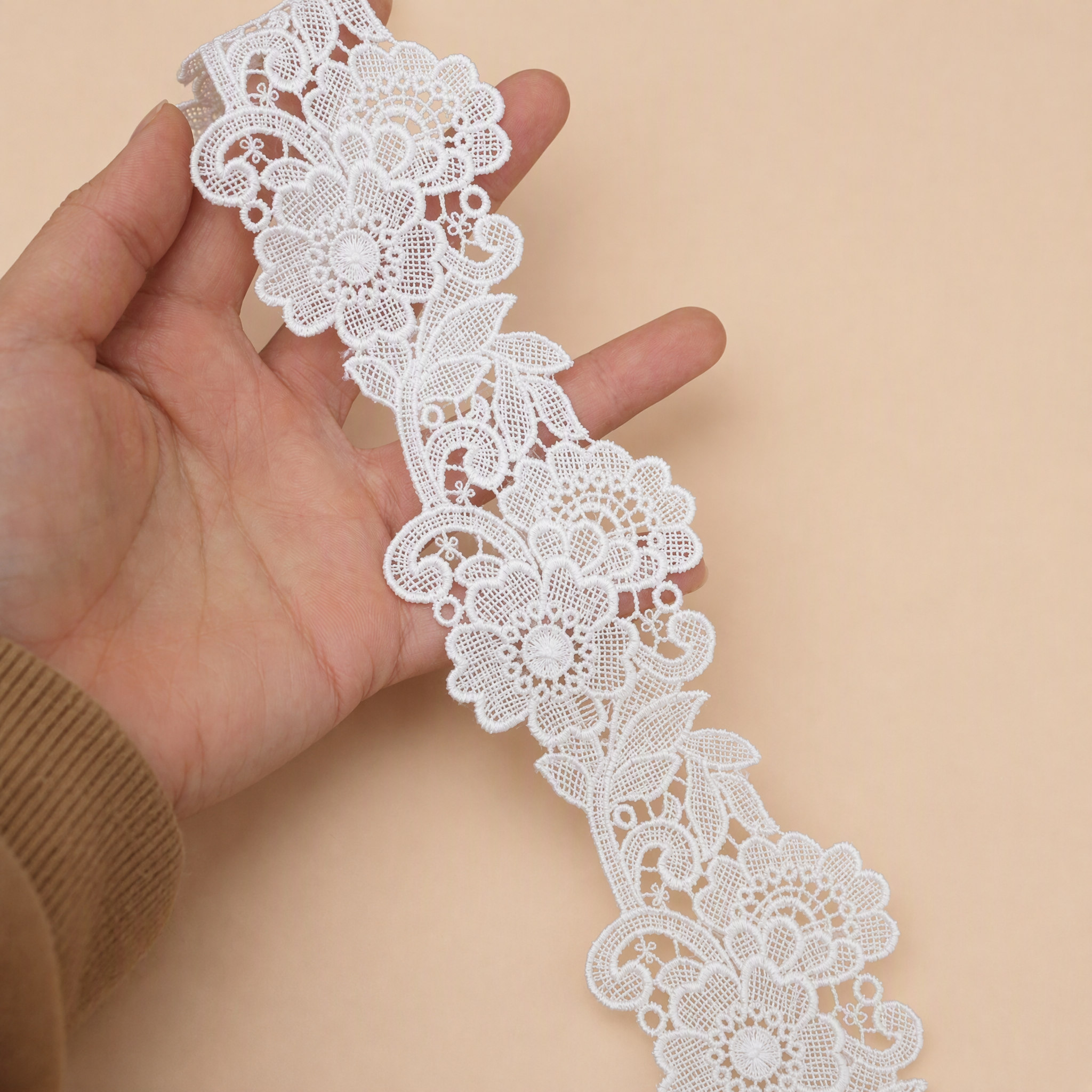 1 Meter Floral Guipure Lace Trim for Garment Edging Width 3-5 cm LT0165