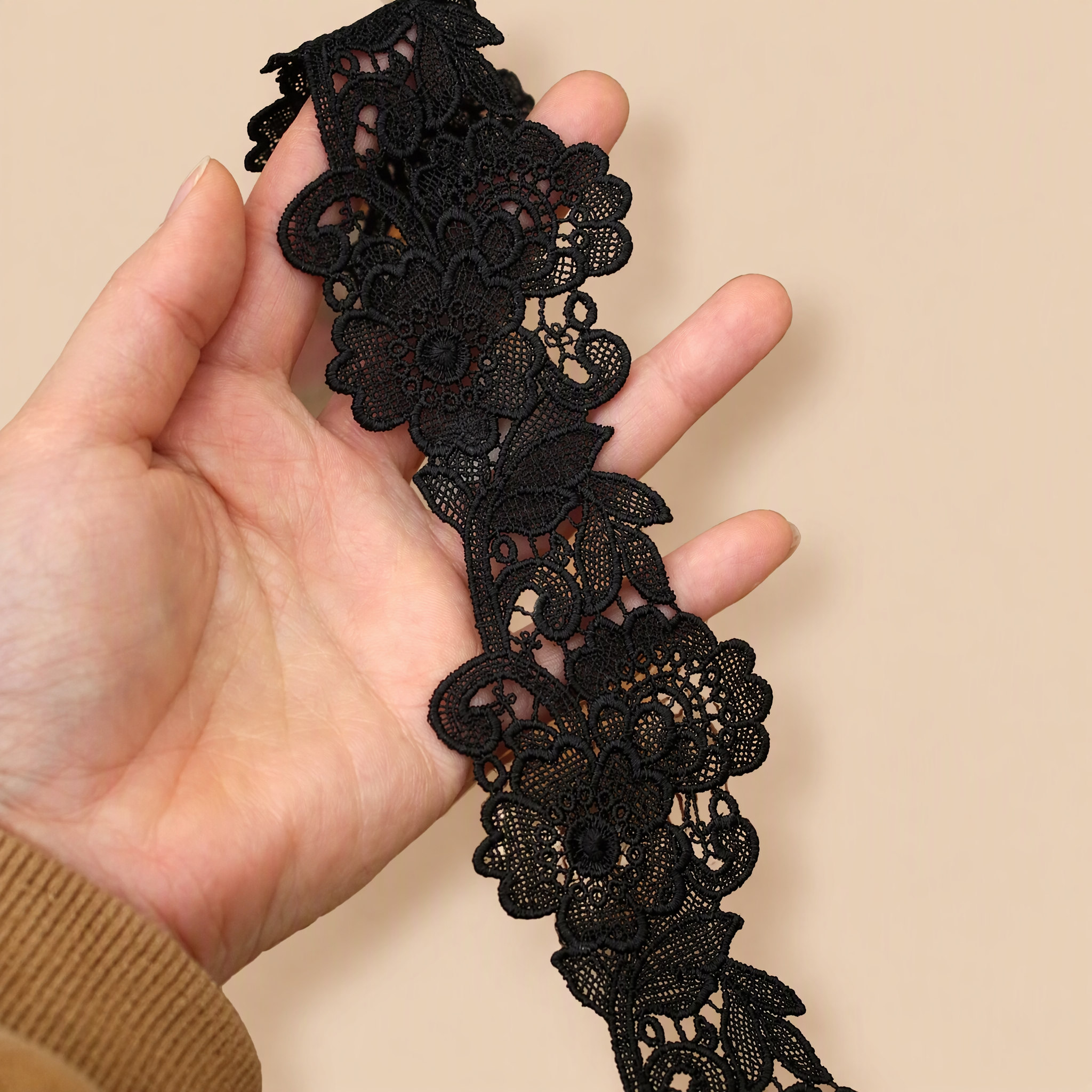 1 Meter Floral Guipure Lace Trim for Garment Edging Width 3-5 cm LT0165