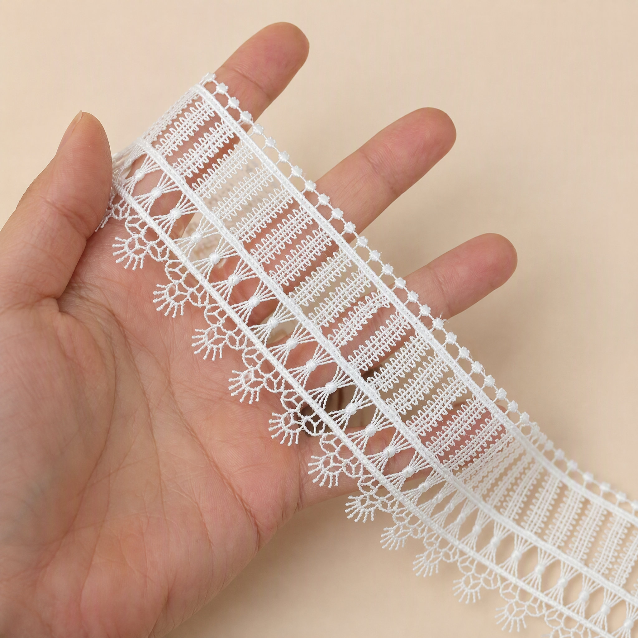 1 Meter White 3D Lace Trim for Clothing Seam Details Width 2-4 cm LT0312