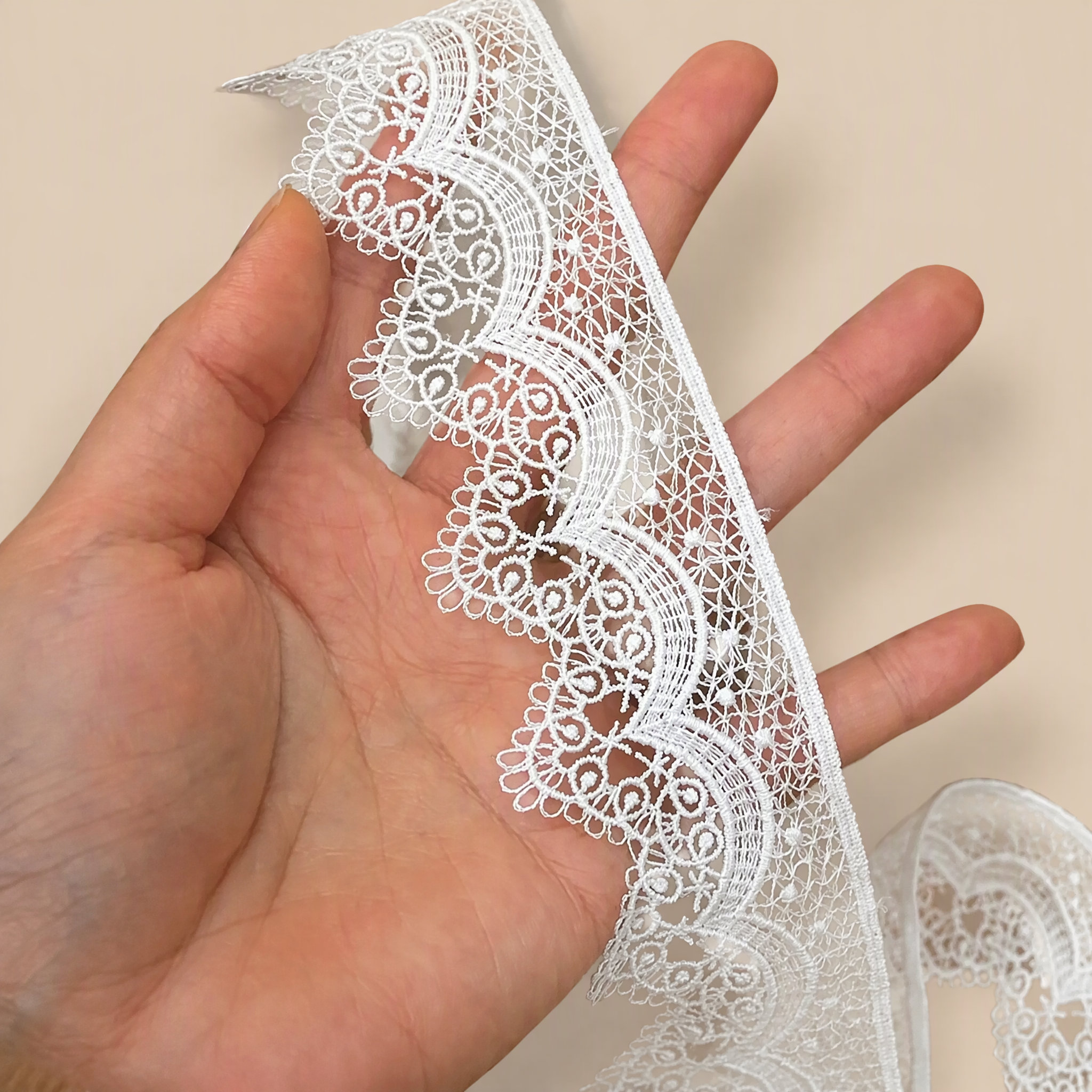 1 Meter White 3D Lace Trim for Clothing Seam Details Width 2-4 cm LT0312