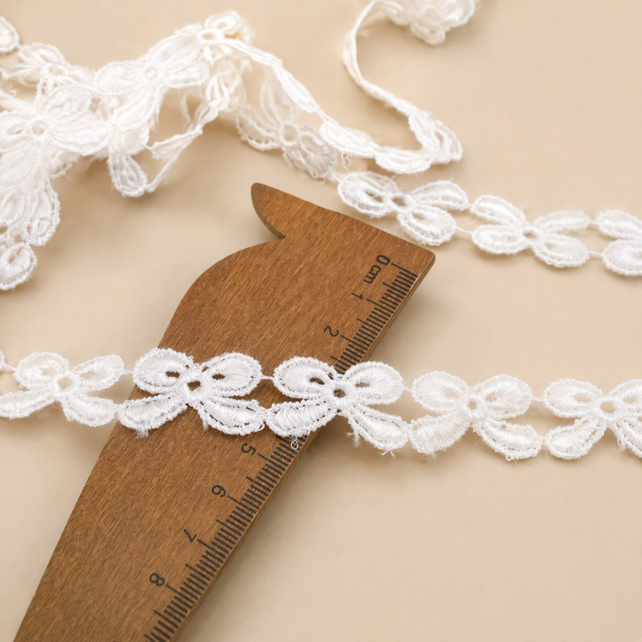 1 Meter Bow Tie Lace Trim for Neckline Details Width 1-3 cm LT0358